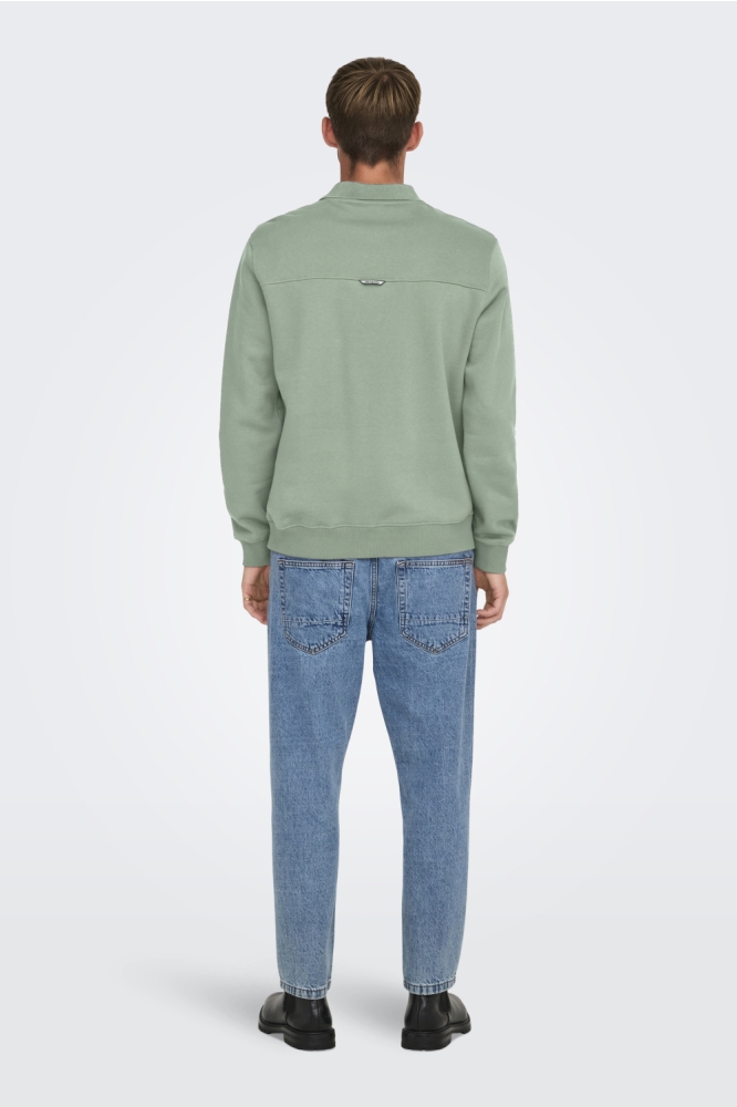 Only & Sons groene heren polo | Model achteraanzicht