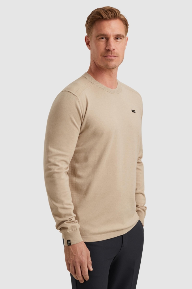 Vanguard beige heren trui | Model zijaanzicht
