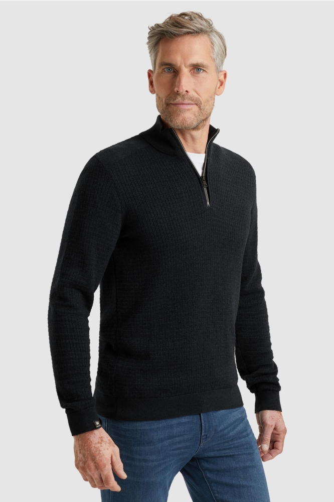 Vanguard blauwe heren trui | Model zijaanzicht