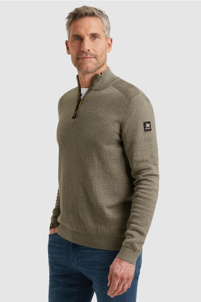 Vanguard groene heren trui | Model zijaanzicht