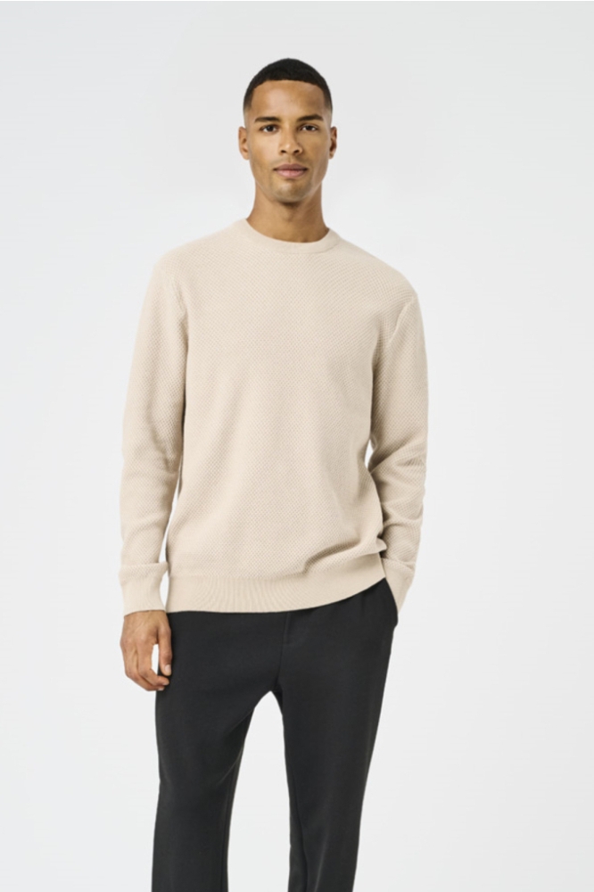 Only & Sons beige heren trui | Model vooraanzicht
