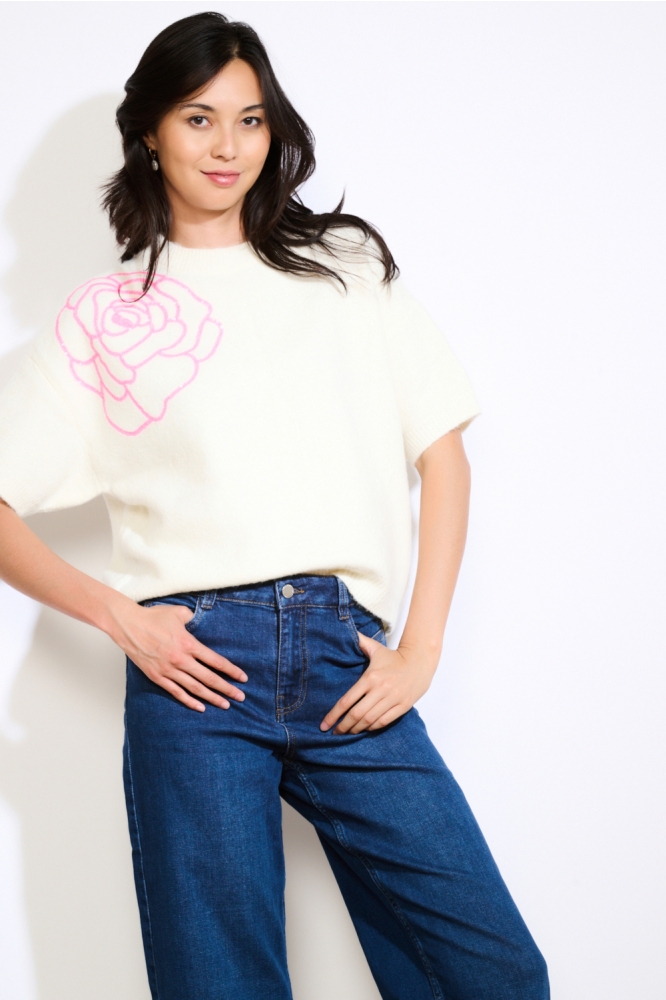 LolaLiza witte dames trui | Model vooraanzicht