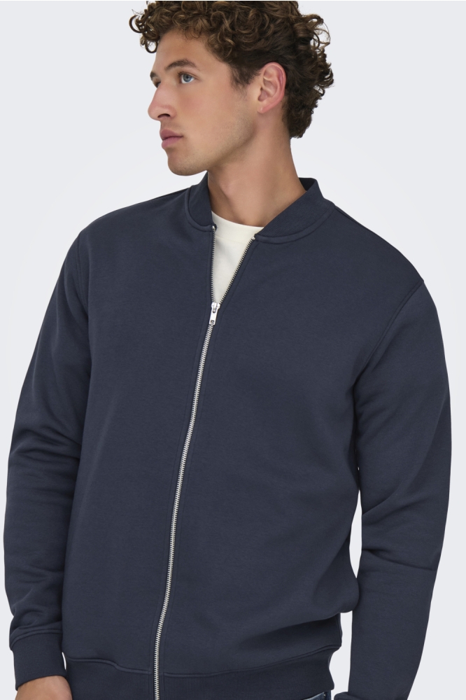 Only & Sons blauwe heren vest | Close up