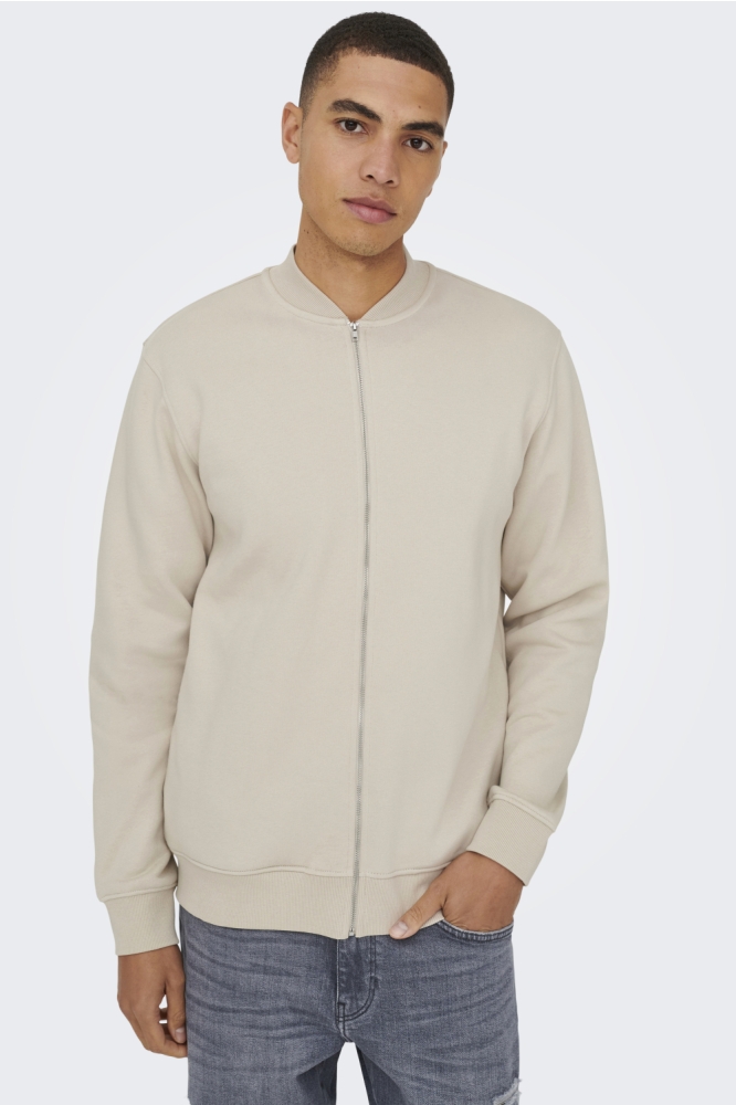 Only & Sons beige heren vest | Model vooraanzicht