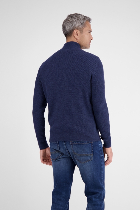 Lerros blauwe heren trui | Model achteraanzicht