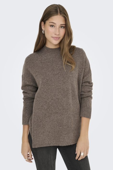 Only bruine dames trui | Model vooraanzicht