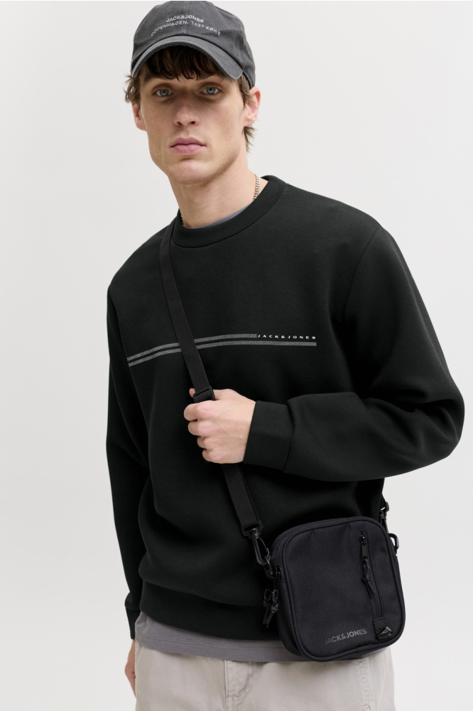 Jack & Jones zwarte heren sweater | Model vooraanzicht