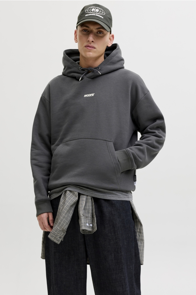 Jack & Jones grijze heren sweater | Model vooraanzicht