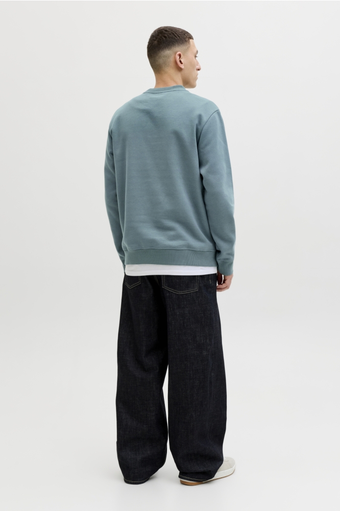 Jack & Jones groene heren sweater | Model achteraanzicht