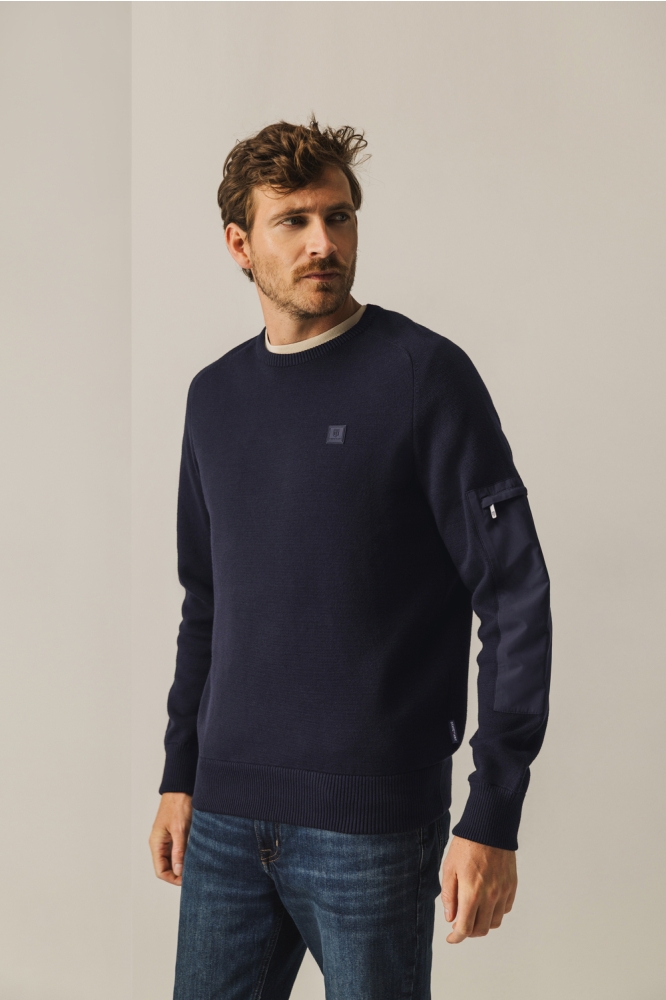 State of Art blauwe heren trui | Model vooraanzicht