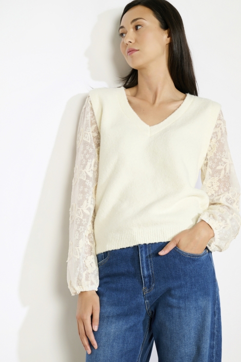 LolaLiza beige dames trui | Model vooraanzicht