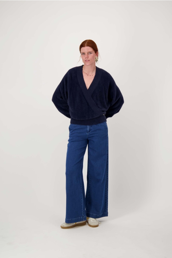 Zusss blauwe dames trui | Model