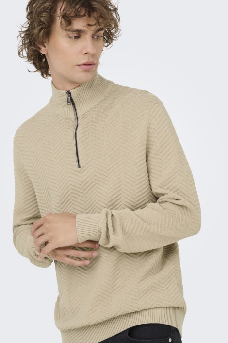 Only & Sons beige heren trui | Model zijaanzicht