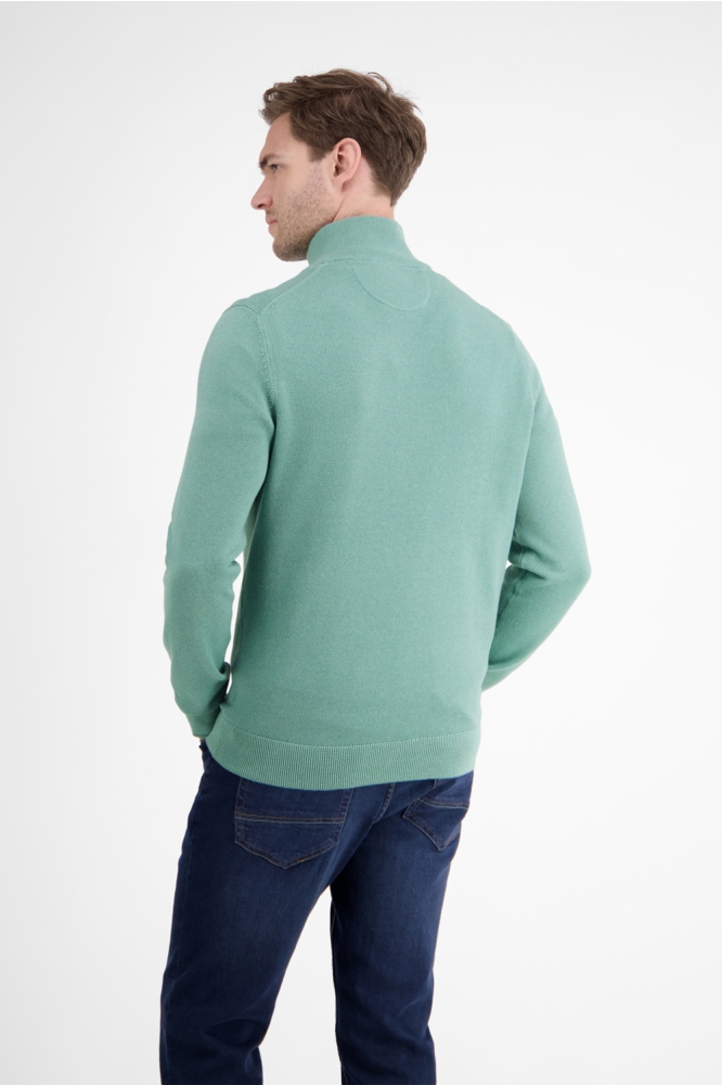 Lerros groene heren trui | Model achteraanzicht
