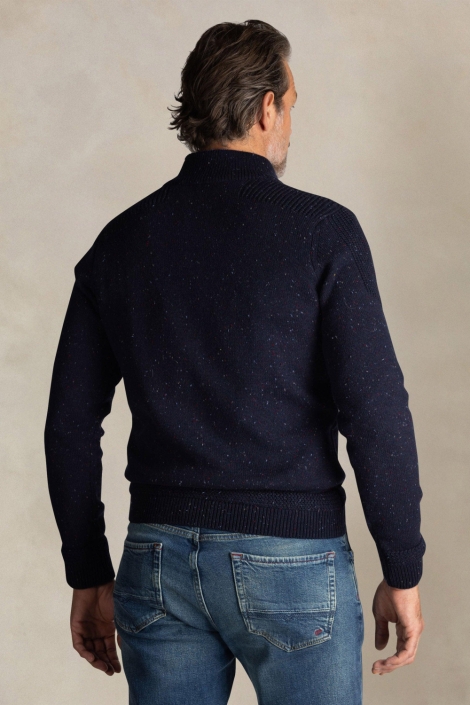 NZA blauwe heren trui | Model achteraanzicht