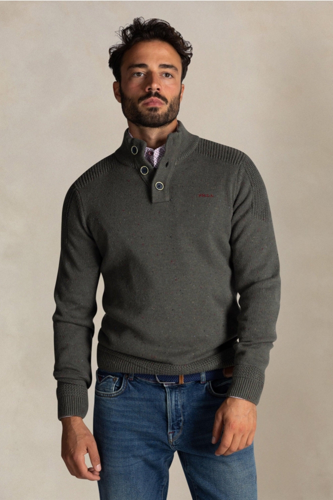 NZA groene heren trui | Model vooraanzicht