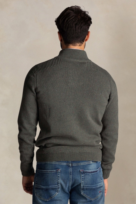 NZA groene heren trui | Model achteraanzicht