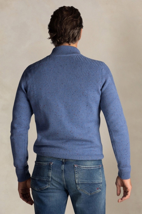 NZA blauwe heren trui | Model achteraanzicht