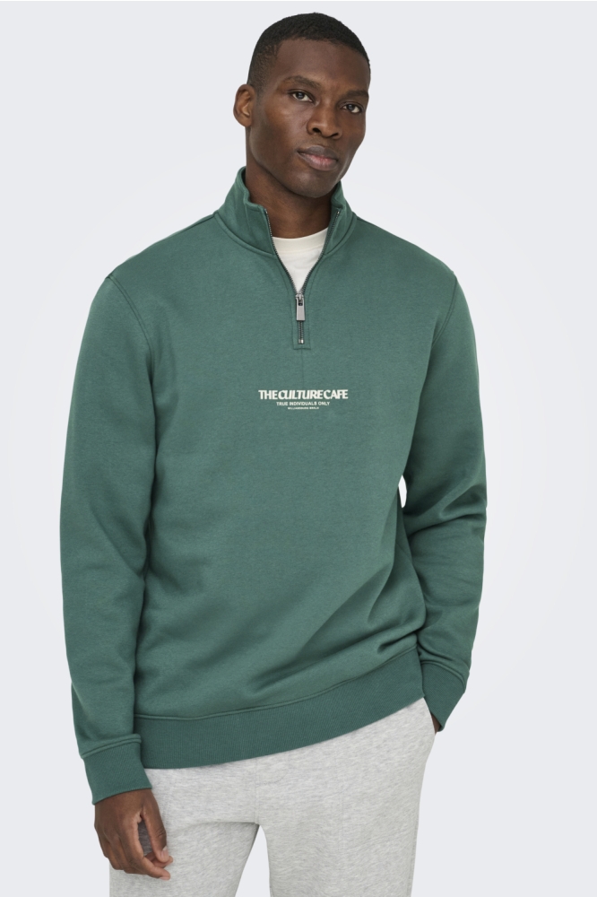 Only & Sons groene heren sweater | Model vooraanzicht