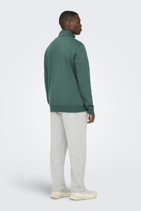 Only & Sons groene heren sweater | Model achteraanzicht