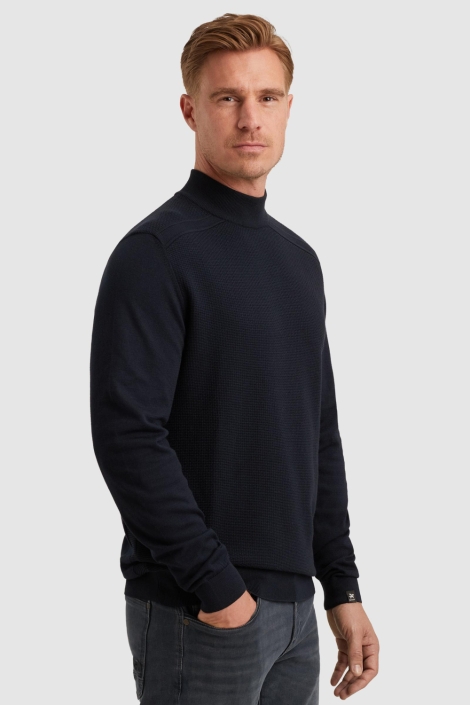 Vanguard blauwe heren trui | Model zijaanzicht