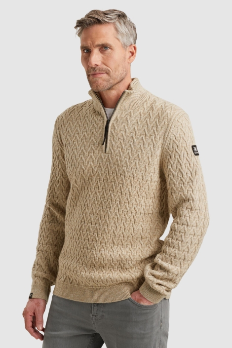 Vanguard beige heren trui | Model zijaanzicht