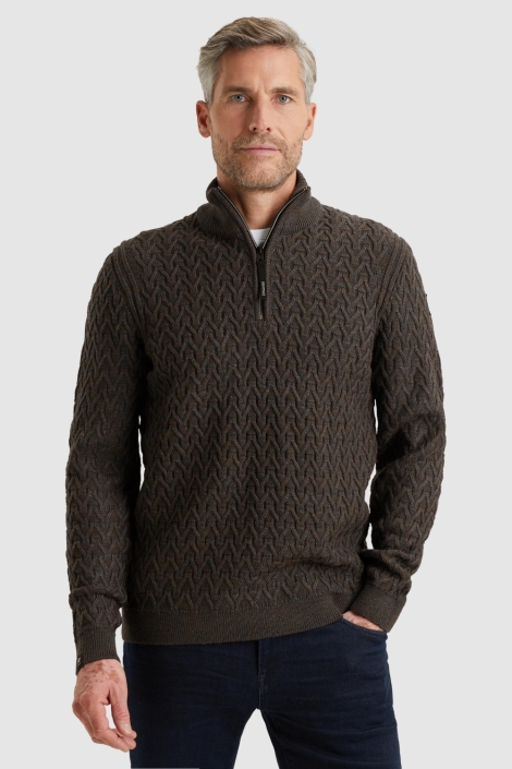 Vanguard bruine heren trui | Model vooraanzicht