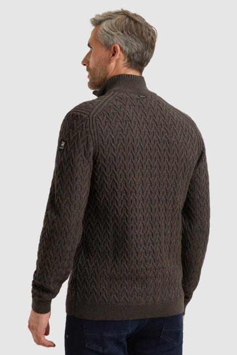 Vanguard bruine heren trui | Model achteraanzicht