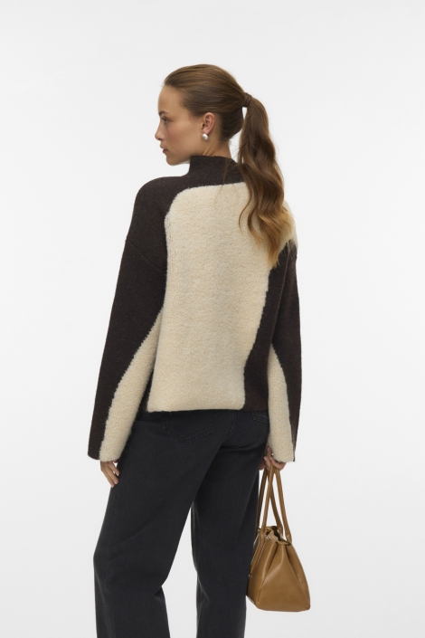 Vero Moda beige dames trui | Model achteraanzicht