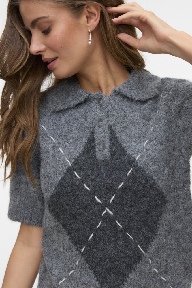 Vero Moda grijze dames trui | Model vooraanzicht