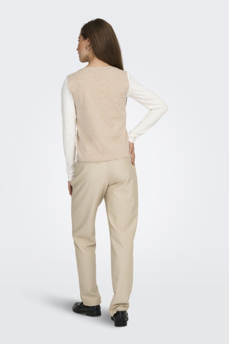 Only ecru dames gilet | Model achteraanzicht