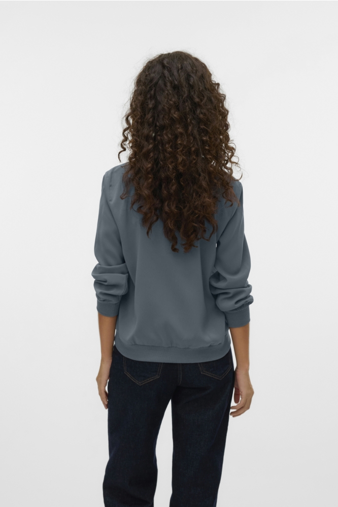 Vero Moda blauwe dames jas | Model achteraanzicht