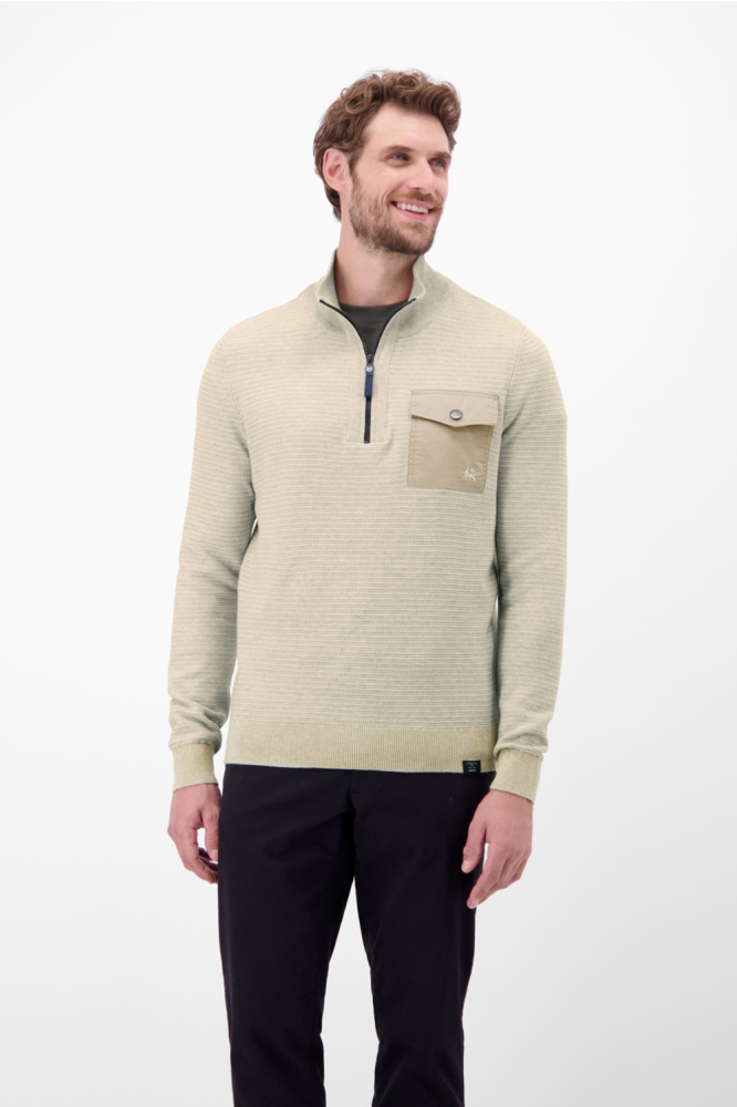 Lerros beige heren trui | Model vooraanzicht