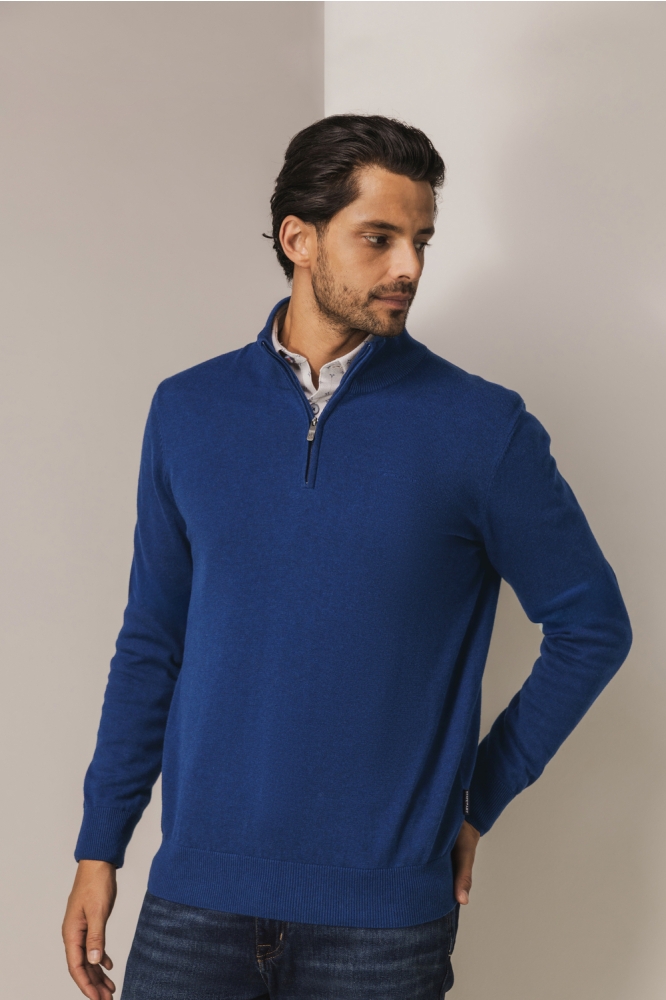 State of Art blauwe heren trui | Model vooraanzicht