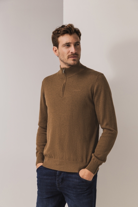 State of Art bruine heren trui | Model vooraanzicht
