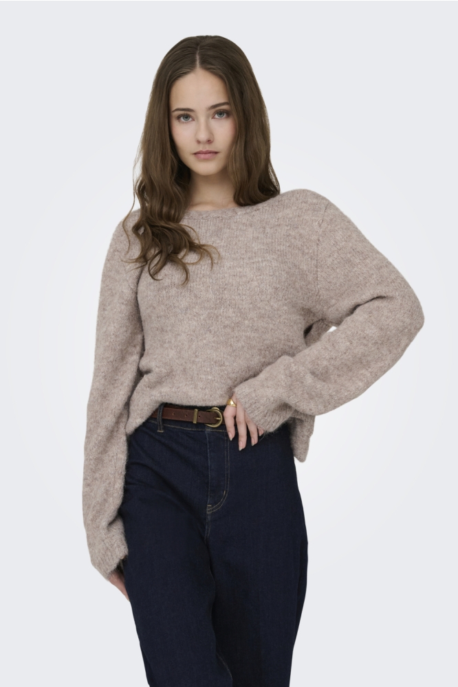 Only zand dames trui | Model vooraanzicht