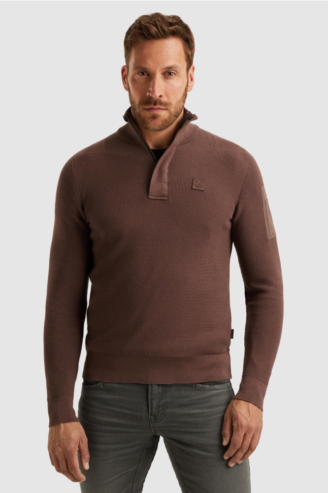 PME legend bruine heren trui | Model vooraanzicht