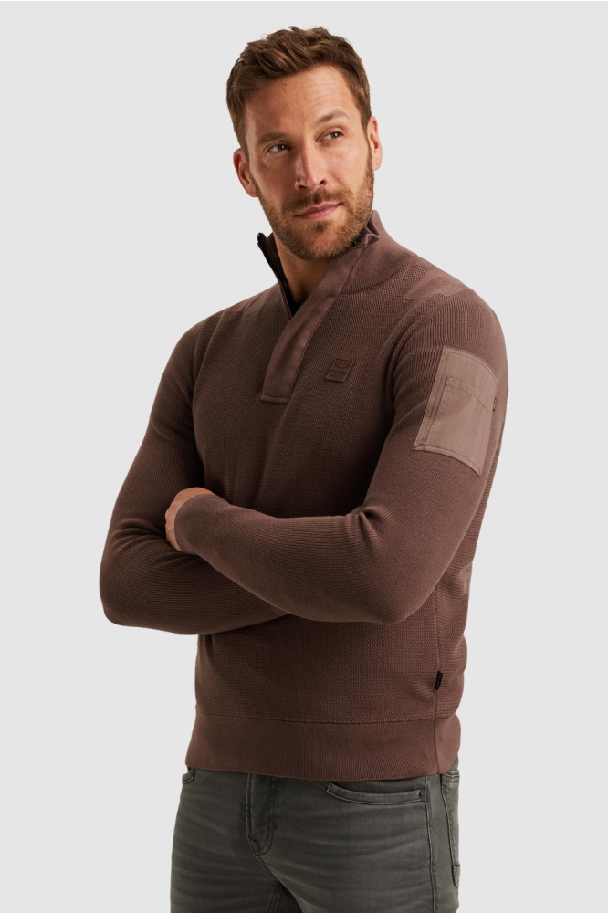 PME legend bruine heren trui | Model zijaanzicht