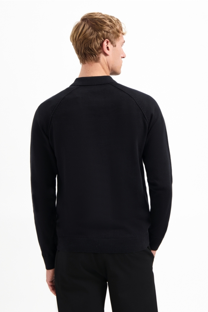NO-EXCESS zwarte heren trui | Model achteraanzicht