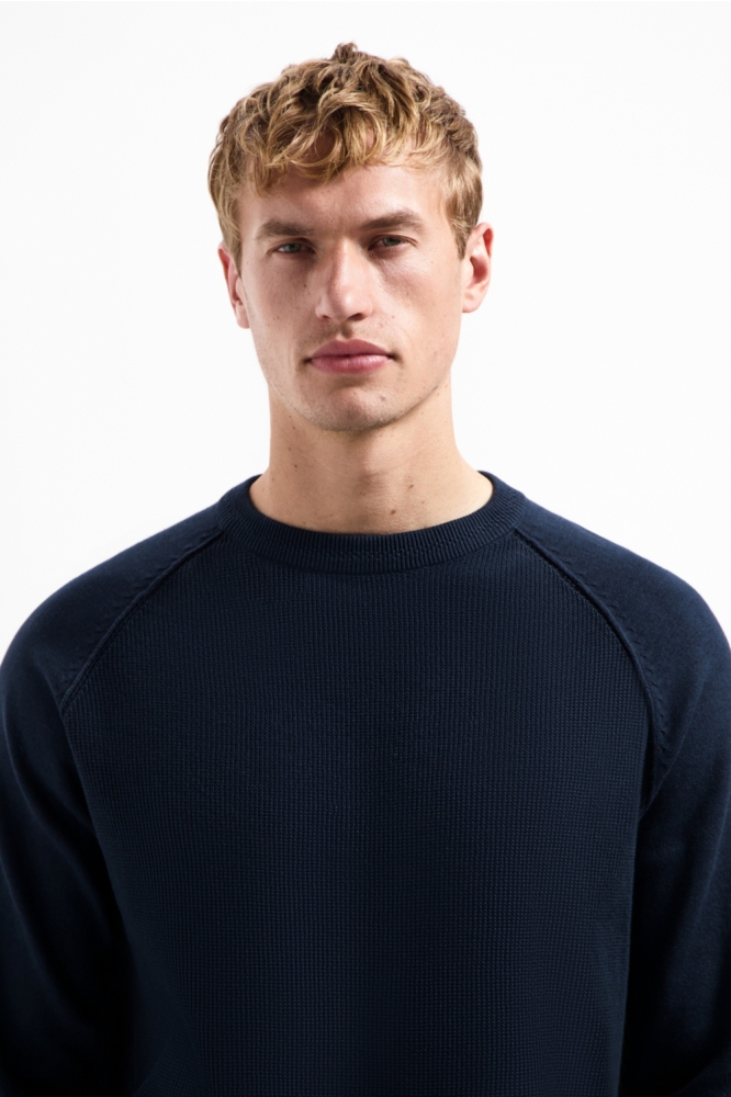 NO-EXCESS blauwe heren trui | Close up