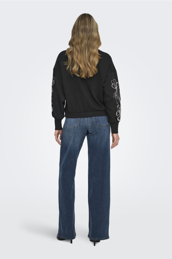 Only zwarte dames sweater | Model