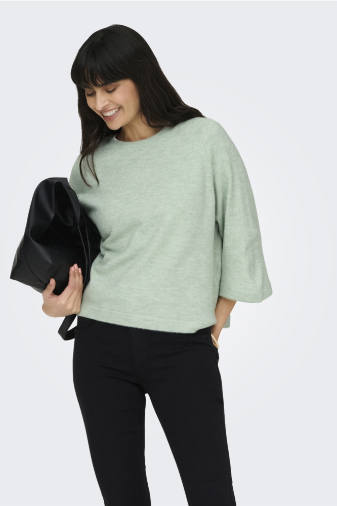 Only groene dames trui | Model vooraanzicht