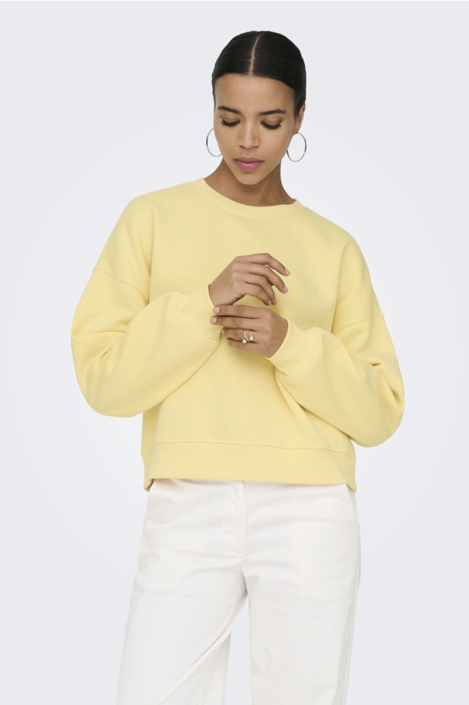 Only gele dames sweater | Model vooraanzicht