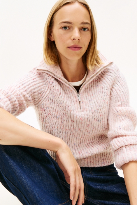 Tommy Jeans roze dames trui | Model vooraanzicht