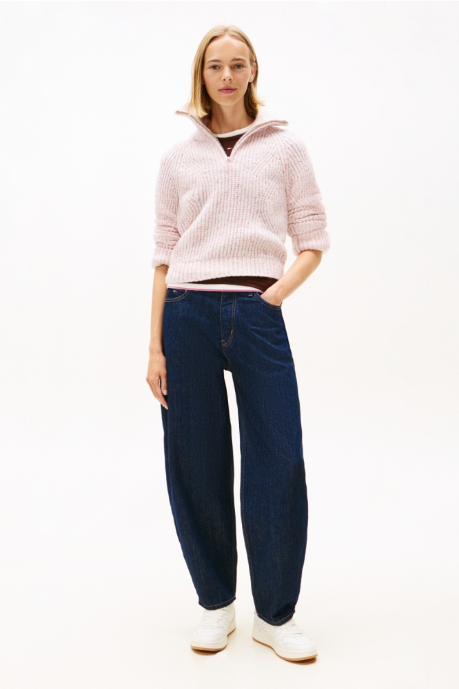 Tommy Jeans roze dames trui | Model
