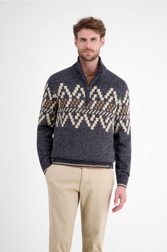 Lerros blauwe heren trui | Model vooraanzicht