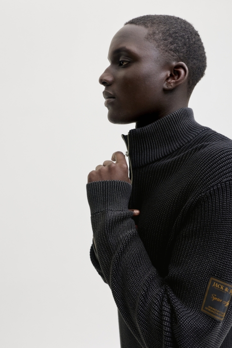 Jack & Jones zwarte heren trui | Close up