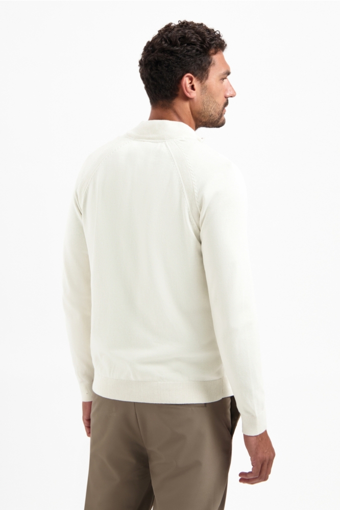NO-EXCESS ecru heren trui | Model achteraanzicht