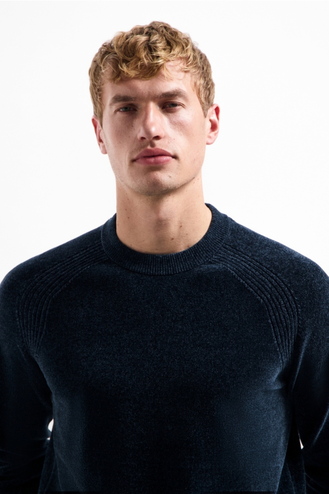 NO-EXCESS blauwe heren trui | Close up