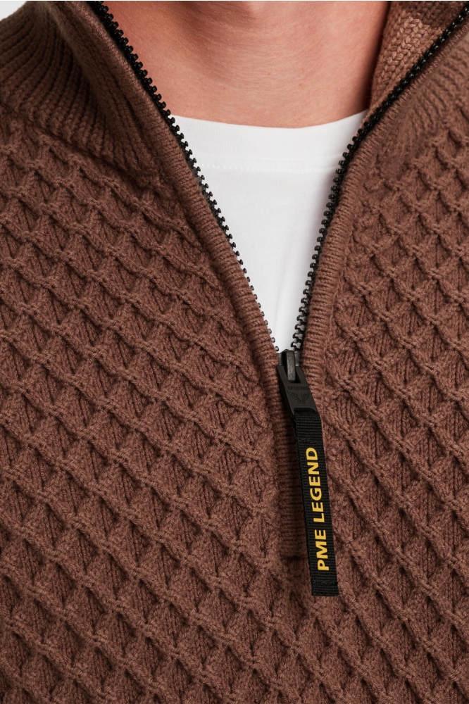 PME legend bruine heren trui | Close up